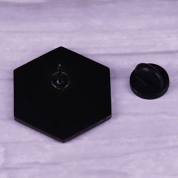 The Shining Overlook Hotel Horror Movie Enamel Pin - Picture 3 of 3